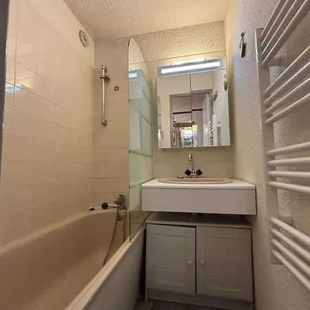 Alpe D'huez: 2 Pieces, 4 Pers, Proche Pistes, Balcon, Parking - Fr-1-405-140 Apartment *